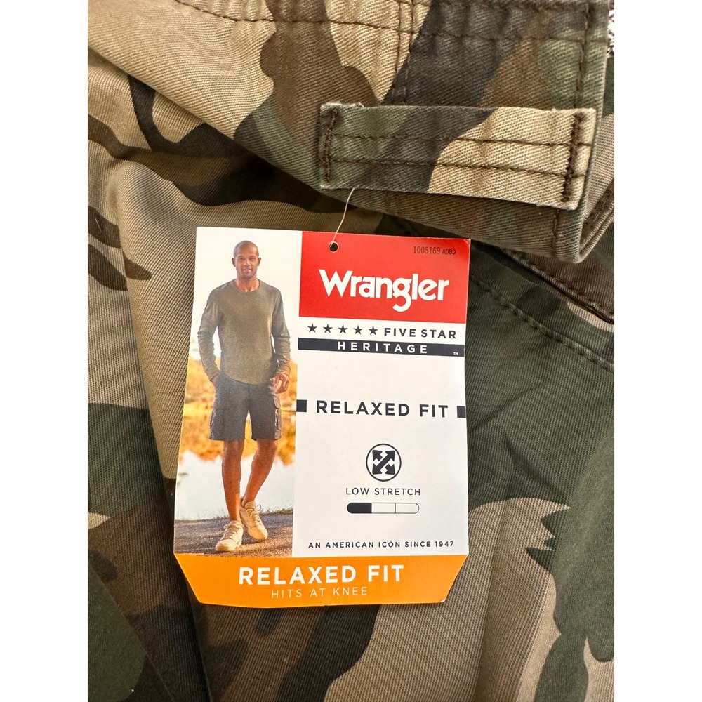 Wrangler Mens Five Star Heritage Relaxed Fit Camo Cargo Shorts Green 46 Waist - Picture 6 of 14